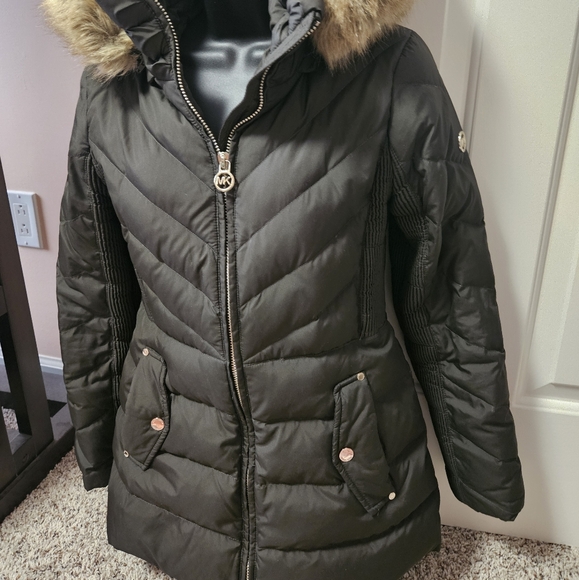 Michael Kors Women's Army Green Quilted Jacket with Faux Fur Hood - Picture 8 of 16